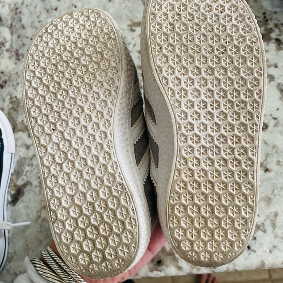 Adidas - Picture 3 of 5